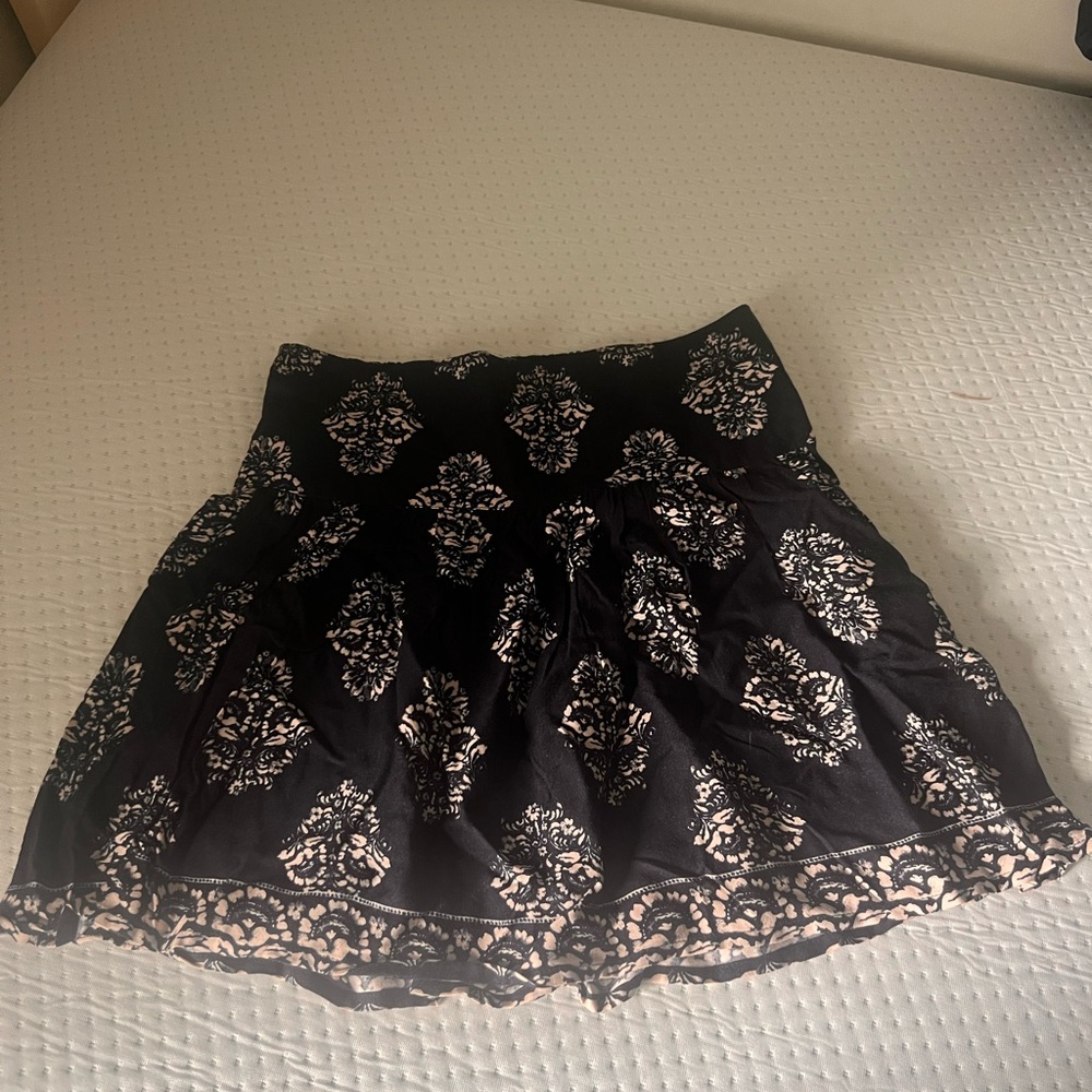 Hollister Black and Cream Mini Skirt